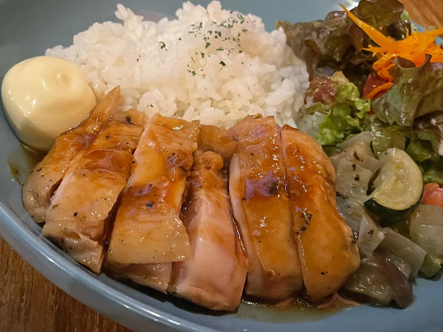 7月30日火曜日　本日の日替りワンプレートランチは照り焼きチ...